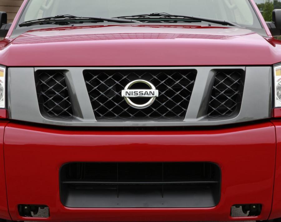  Nissan Titan Appearance Package 2012 года  (фото 19 из 20)